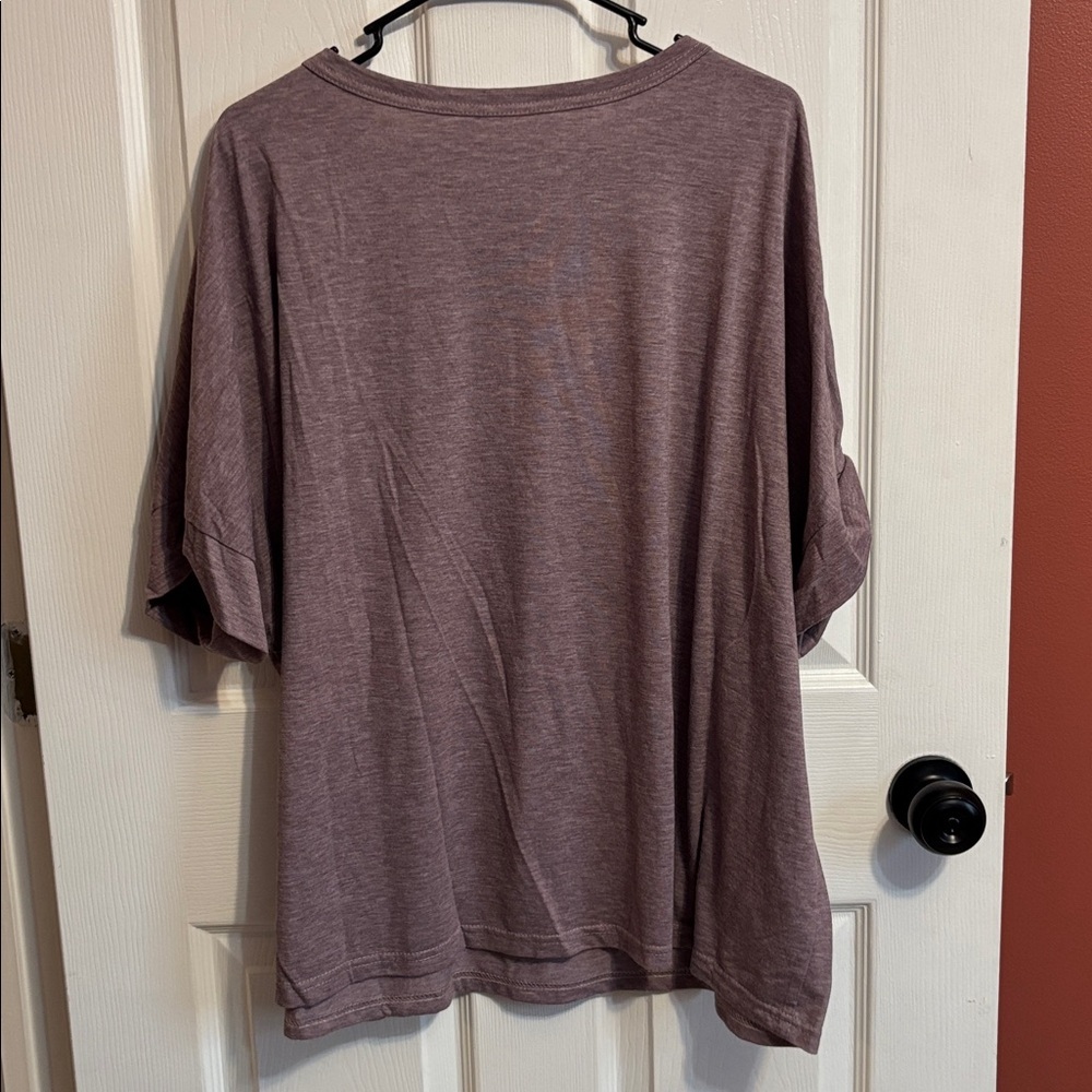 Loose-fitting Tee - Picture 4 of 5